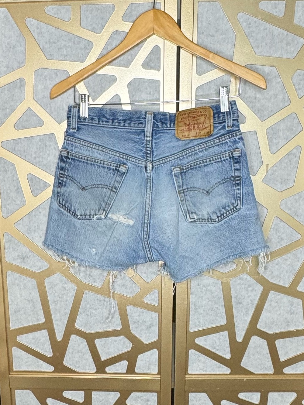 Levi’s 501 Style Vintage Denim Cutoff Shorts Distressed Raw Hem Blue Size 30 - Picture 3 of 9